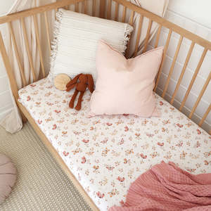 Snuggle Hunny Kids Fitted Cot Sheet (Butterfly)