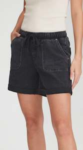 Unclassified: MAGGIE | Shorts Black