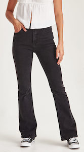 Flare: HARRI | Short Stuff Jean Black