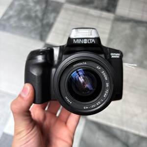 Latest Arrivals: Minolta Dynax 300si