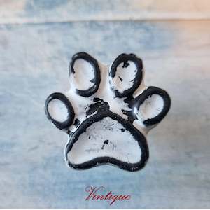 By Themes Shapes Stars Circles And More: Distressed White Cast Iron "Paw Print" furniture Knob 38mm x 36mm