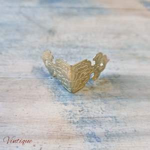 Vintage Metal Furniture Hardware Decorative Embelleshments: Antique looking Gold small 2 way corner 26 x 26 x 18mm