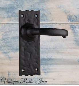 Cast Iron Handles Knobs For Furniture And Doors And Windows: Cast Iron Tudor door levers (pair) (Copy)