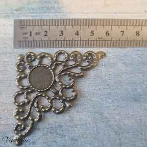 Hapsburg decorative vintage corner Bronze 56mm x 56mm