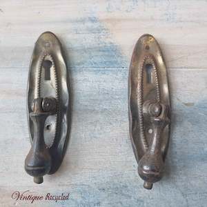 antique teardrop Drawer Drop handle with keyhole (pair)