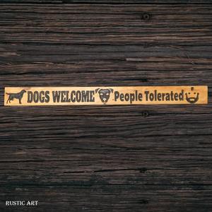 Rustic Pallet Signs For Your Garden Deck Bbq Area Or Beach: Pallet Wood outdoor Sign dogs welcome 87cm x 10cm