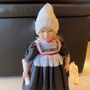 Pauline Bjonness-Jacobsen Porcelain Liselotte Dutch Doll