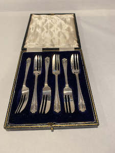 Silver Metalware: Martin Hall & Co Silver Plated Dessert Forks