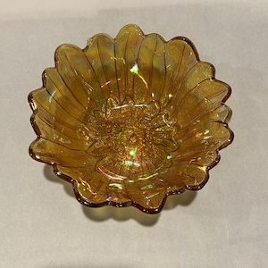 Crystal Glass: Indiana Glass Company Carnival Glass Sunflower Bowl