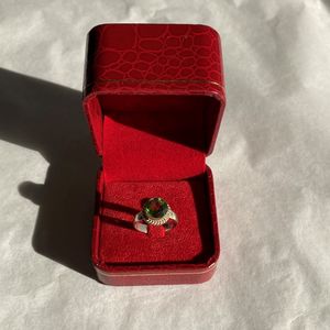 Vintage Jewellery: Sterling Silver Peridot Ring