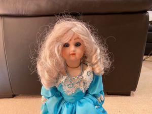 Dolls: Ash Blonde Ellen Porcelain Doll