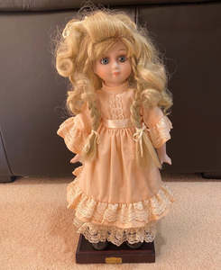 Dolls: Hillview Lane First Fleet Doll