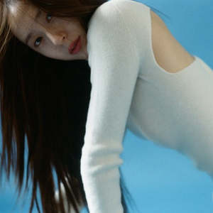 PRE-ORDER: KRYSTAL 1st Single Album – Solitary