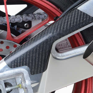 R G Racing: R&G Carbon Swingarm Guard