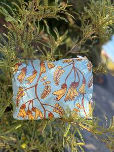 Kōwhai Splashproof Zippered Bag