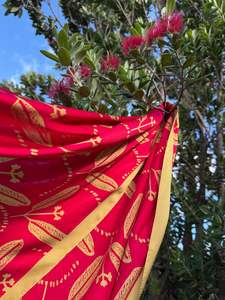 Accessories: Pōhutukawa Scarf-Red & Gold