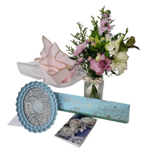 Products: Vase Flowers And Gifts - Kamo Village Florist