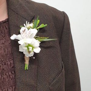 Kānuka Groom's Buttonhole