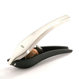 Herb Spice Mills: Manolo Nutcracker