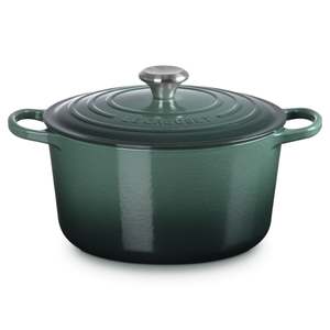 Casserole Dishes: Signature Deep Round Casserole 26cm