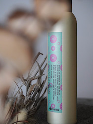 Come Backstage: More Inside Invisible No Gas Spray 250ml