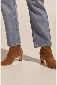 Boots: Rouge Boot (Gingerbread Suede)