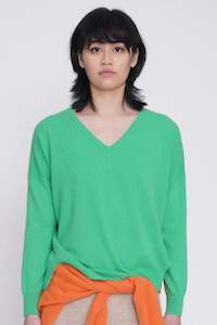Aleger: N.29 OVERSIZED V NECK (Chartruse)