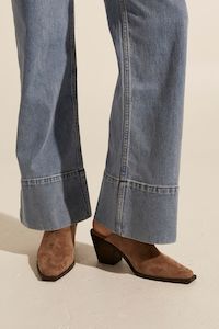 Zoe Kratzmann: Primary Mule (Fawn)