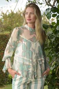 Sale 1: FLAREY TALE Blouse (Vintage / Seafoam)
