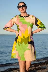 New: CONTINENTAL SHIFT Dress (Floral)