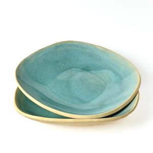 Frontpage: Sea Glass on Stoneware Plates