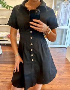 Sale Dresses: Drift Short Sleeve Above Knee Dress in Black