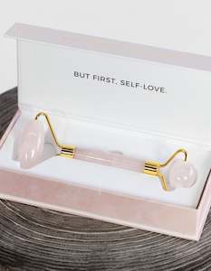 Beauty: Rose Quartz Facial Roller