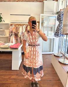 Storewide Discount Collection: Zurich Button Down Midi Dress in White/Rust Print