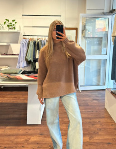 Storewide Discount Collection: Cove Crew Neck Oversized Knit Jumper in Mocha