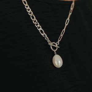 Statement Pearl Necklace