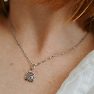 Necklaces: Arch necklace