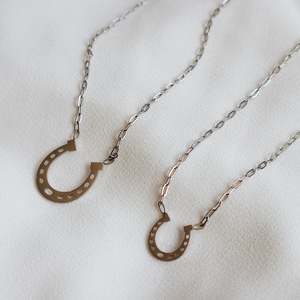 Necklaces: Large Horse Shoe Necklace