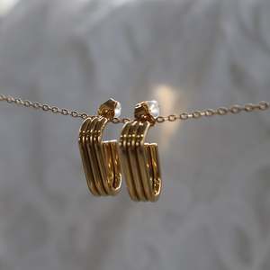 Sample And Seconds: Toni Earring