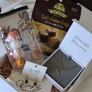 Fathers Day: 2025 For Her Giftbox