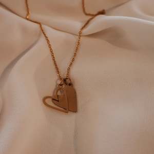 Necklaces: Mother's Heart Necklace