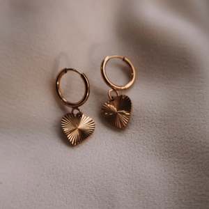 Textured Heart Hoop