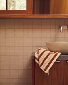 Baina: San Luis Hand Towel ~ Fuyu & Chalk