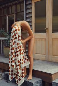 Baina: Busby Pool Towel ~ Fuyu & Chalk