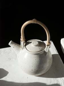 Teapot ~ Speckled White