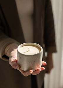 Candles: Hand-Poured Natural Wax Scented Candle 200 gr / Oud / Speckled White