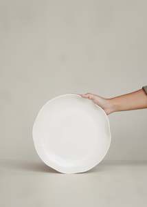 Ceramics: Biyung Plate 30cm / Speckled White