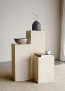 Mirra Plinth / Natural