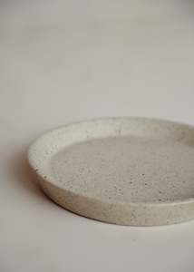 Kirana Plate / Speckled Cream