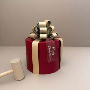 Chrismas present  - breakable chocolate, smash cake